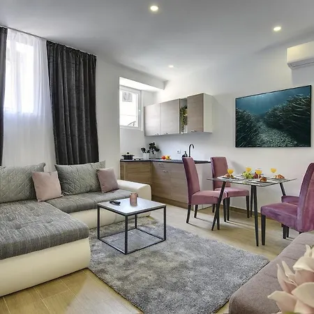 D&a Luxury With Free Parking Apartament Pula