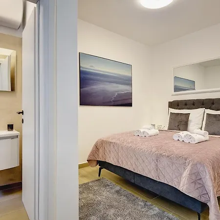 Lägenhet D&a Luxury With Free Parking *