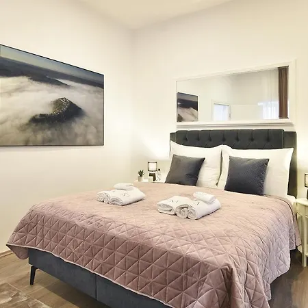 D&a Luxury With Free Parking Apartament Pula