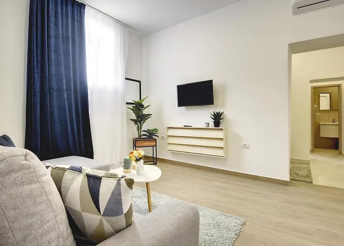 D&a Luxury With Free Parking Πούλα