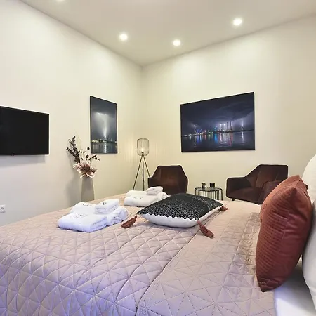 Apartment D&a Luxury With Free Parking *