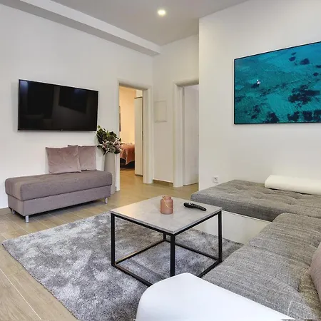 Apartment D&a Luxury With Free Parking *
