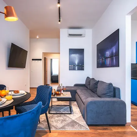 D&a Luxury With Free Parking Apartment