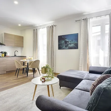 D&a Luxury With Free Parking Apartment