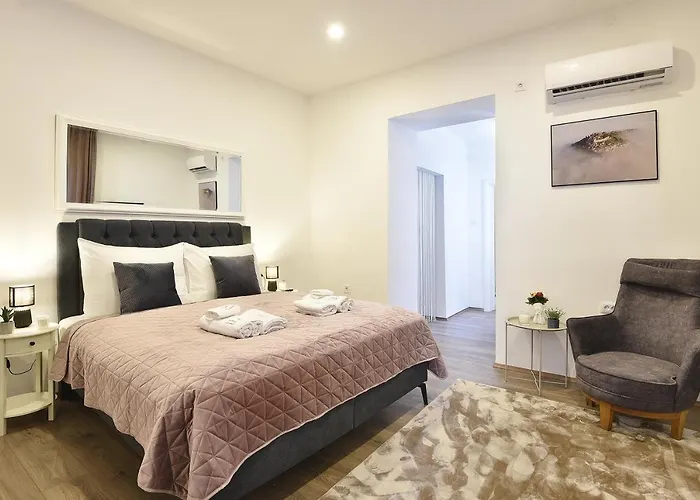 D&a Luxury With Free Parking 풀라